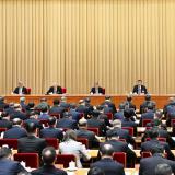 发展社区支持的居家养老，扩大普惠养老服务
